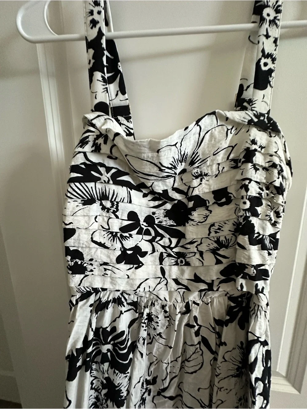 Black & White Floral Maxi Dress - Women Abercrombie and Fitch M